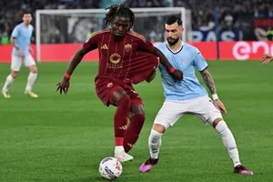 Trận derby Rome sẽ bắt đầu lúc 12 giờ 30 trưa giờ địa phương vào Chủ nhật.