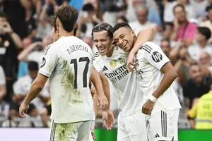 Real Madrid ghi chiến thắng thứ 5 liên tiếp tại La Liga khi đánh bại Espanyol 2-0.