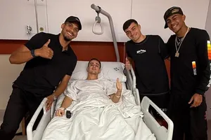 Gavi đã đăng một tin nhắn lạc quan gửi đến người hâm mộ từ giường bệnh.