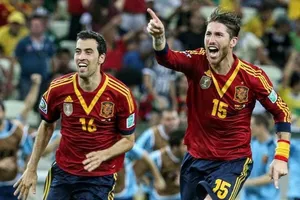 Sergio Ramos và Sergio Busquets sát cánh cùng nhau trong giai đoạn thành công nhất lịch sử đội tuyển Tây Ban Nha.
