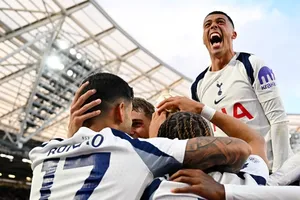 Tottenham hy vọng sự chắc chắn về tương lai CLB càng thúc đẩy sự tiến bộ trên sân cỏ.
