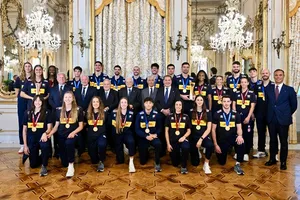Tổng thống Sergio Mattarella đã chào đón những người hùng của bóng chuyền Italy. Ảnh: FIVB