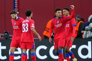 Paris Saint-Germain thể hiện năng lực ghi bàn sung mãn với chiến thắng 7-2 tại Bayer Leverkusen.