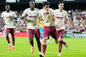 Gerard Moreno giúp Villarreal thắng 2-0 tại Valencia trong ngày đạt 300 lần ra sân cho CLB.