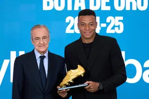 Kylian Mbappe lần đầu tiên nhận giải Giày Vàng châu Âu cho mùa giải 2024-2025.