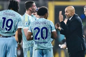 HLV Luciano Spalletti khởi đầu thành công khi giúp Juventus thắng 2-1 tại Cremonese.