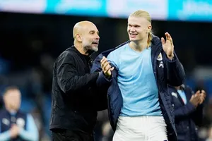 HLV Pep Guardiola tin rằng Erling Haaland đã đạt đến đẳng cấp ngang Lionel Messi và Cristiano Ronaldo.