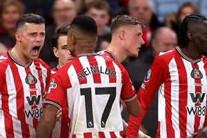 Sunderland lội ngược dòng hòa Everton 1-1 và vươn lên vị trí thứ 4 tại Ngoại hạng Anh. 