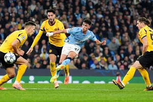 Phil Foden truyền cảm hứng trong chiến thắng 4-1 của Man.City trước Borussia Dortmund.