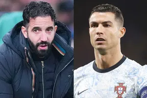 HLV Ruben Amorim của Man.United đáp trả những chỉ trích gay gắt từ Cristiano Ronaldo.