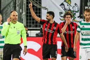 Midtjylland đánh bại Celtic 3-1 trở thành đội duy nhất duy trì toàn thắng sau 4 lượt trận.