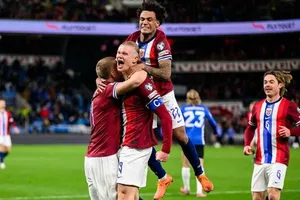 Erling Haaland đưa Na Uy tiến gần đến kỳ World Cup đầu tiên kể từ năm 1998.