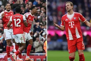 Harry Kane (phải) cảnh báo về năng lực phòng ngự của Arsenal