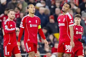 Cuộc khủng của Liverpool ngày càng trầm trọng với trận thua thảm hại 1-4 trên sân nhà trước PSV Eindhoven.