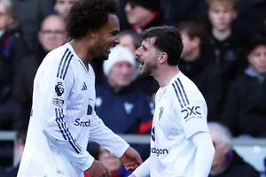 Zirkzee và Mason Mount giúp Man United lội ngược dòng