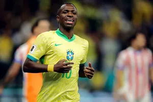 HLV Carlo Ancelotti tuyên bố Vinicius Jr cần phải cạnh tranh trong đội hình dự World Cup năm sau.
