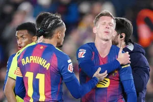 Dani Olmo của Barcelona khó có thể thi đấu trở lại vào năm 2025 vì bị trật khớp vai trái.
