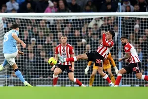 Ruben Dias ghi bàn thắng rất đẹp bằng cú sút xa