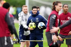 HLV Mikel Arteta thừa nhận Arsenal đang ở trong tình thế “nguy hiểm” với các vấn đề về thể lực.
