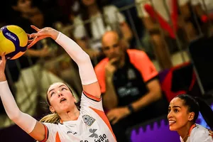 Những pha kiến tạo của Jenna Gray đã giúp Osasco giành chiến thắng trước nhà vô địch châu Á.