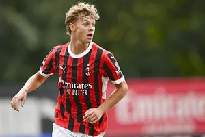 Maximilian Ibrahimovic là một trong 6 cầu thủ từ đội dự bị vào đội hình Milan dự Siêu cúp Italy.