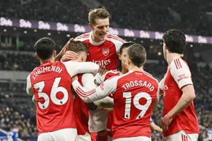 Arsenal giành lại vị trí số 1 từ Man.City với chiến thắng 1-0 trên sân Everton. 