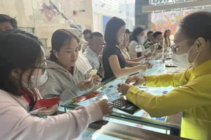 Podcast bản tin tối 24-5: Giá vàng trong nước cuối tuần bật tăng sau 2 ngày giảm | Đức: Tấn công bằng dao ở nhà ga Hamburg