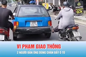 Podcast bản tin 17H 5-11: Hai người đàn ông dùng chân đẩy ô tô chạy trên đường ở Nha Trang