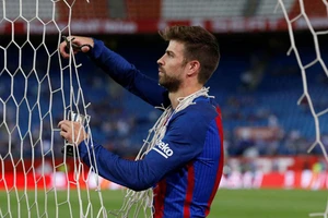 Pique muốn làm Chủ tịch Barcelona.