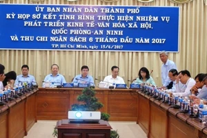 Buổi họp về tình hình kinh tế - văn hóa - xã hội 6 tháng đầu năm 2017