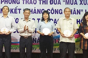 Tuyên dương cá nhân điển hình học tập Bác và người tốt việc tốt