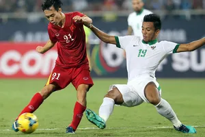 U.22 Việt Nam (trái) sẽ tái ngộ Indonesia ở SEA Games 29 Ảnh: DŨNG PHƯƠNG