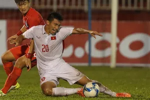 Hậu vệ trẻ Văn Hậu cần thêm thời gian để kiểm chứng. Ảnh: Hoàng Hùng