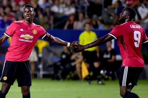 Paul Pogba (trái) và Romelu Lukaku đắt giá nhưng HLV Jose Mourinho tin rằng đó là đầu tư hợp lý.