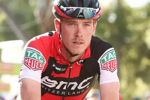 Rohan Dennis của BMC Racing là người đầu tiên mặc Áo đỏ ở Vuelta năm nay.