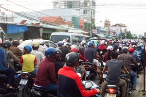 Giao thông chưa được kết nối đang là lực cản của vùng kinh tế Đông Nam bộ Ảnh: VĂN PHONG