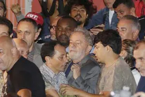 Cựu Tổng thống Brazil Lula da Silva đã chấp hành lệnh bắt giữ để thi hành án. Nguồn: TTXVN