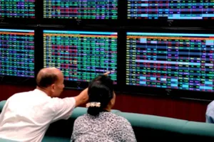 VN-Index “bốc hơi” 42 điểm
