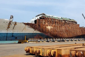 Xác phà Sewol sau khi được trục vớt. Ảnh: YONHAP