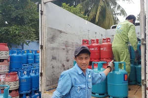 Từ đầu tháng 5-2018 đến nay, giá gas trong nước đã 5 lần được điều chỉnh với tổng mức tăng khoảng 40.000 đồng/ bình 12 kg