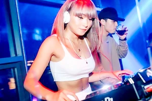 Một buổi chơi nhạc của DJ Tyty và các đồng nghiệp