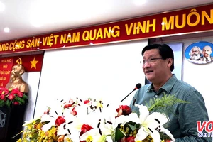 Ông Lê Hoài Quốc, Trưởng ban Quản lý Khu Công nghệ cao chia sẻ tại Hội thảo. Ảnh: VOH