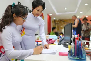 Xây dựng môi trường làm việc văn hóa là điều cần thiết. Ảnh: DŨNG PHƯƠNG