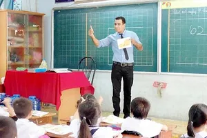 Một tiết học tiếng Anh với giáo viên nước ngoài tại Trường Tiểu học An Hội