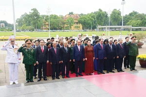 Lãnh đạo Đảng, Nhà nước vào Lăng viếng Chủ tịch Hồ Chí Minh