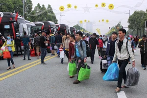 Tặng công nhân 35.500 vé tàu xe, máy bay về quê đón tết