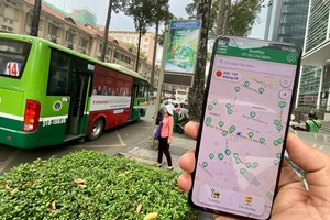 Dễ dàng tìm xe, tìm bến xe buýt với ứng dụng BusMap. Ảnh: T. BA