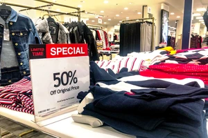 Hàng hóa của Macy’s được bán giảm giá 50%