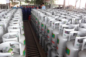 Giá gas tăng 34.000 đồng/bình 12kg