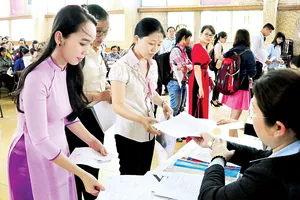 Gần 1.300 hồ sơ ứng tuyển viên chức giáo dục